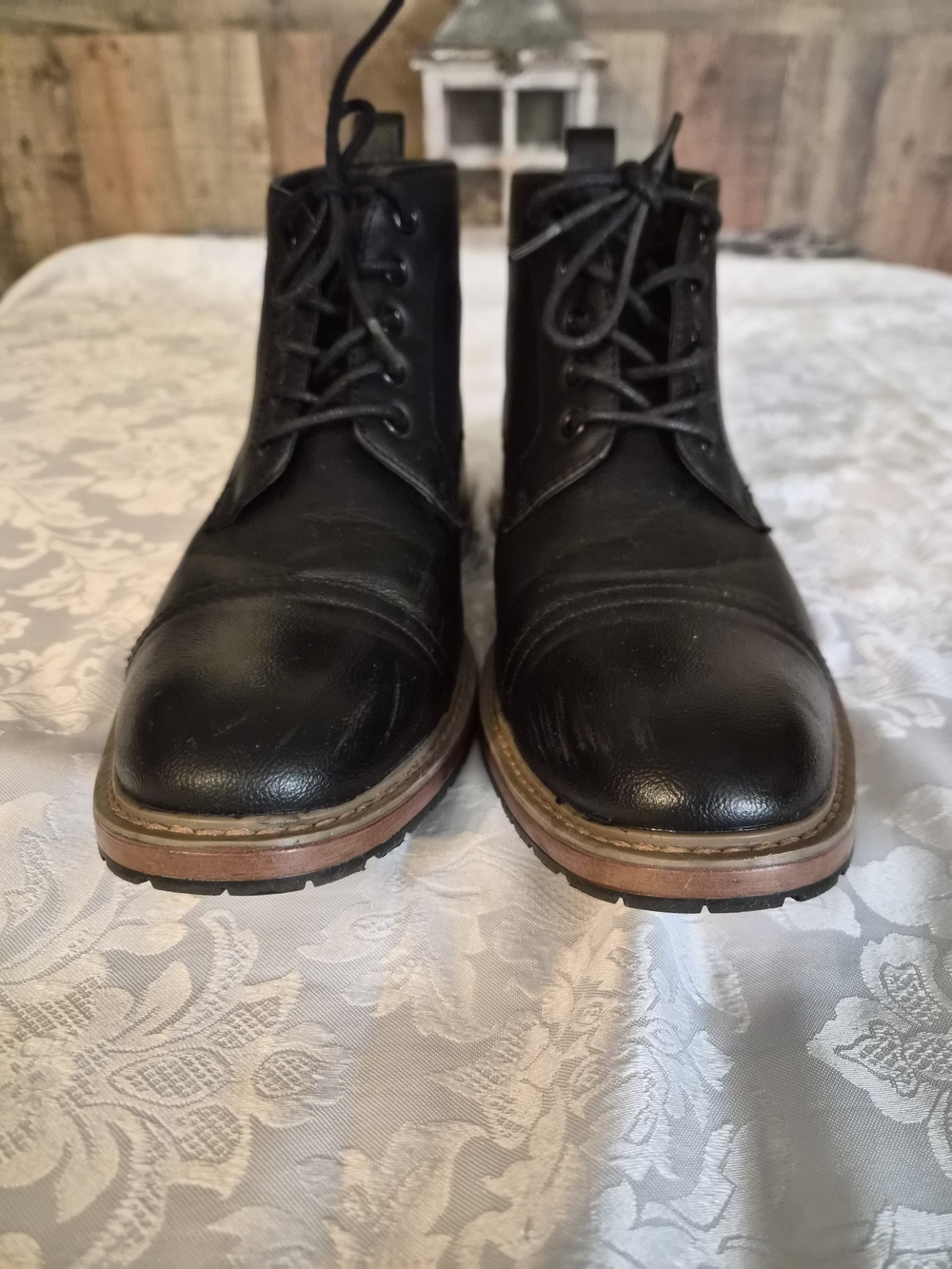 Black Perry Ellis America cap toe chukka boots